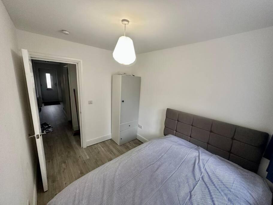 2 Bedroom House,brownhillrd Se6 Ferienhaus London