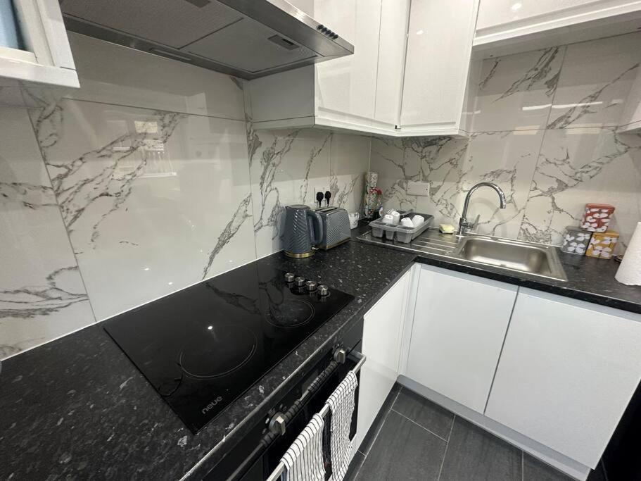 2 Bedroom House,brownhillrd Se6 Ferienhaus *