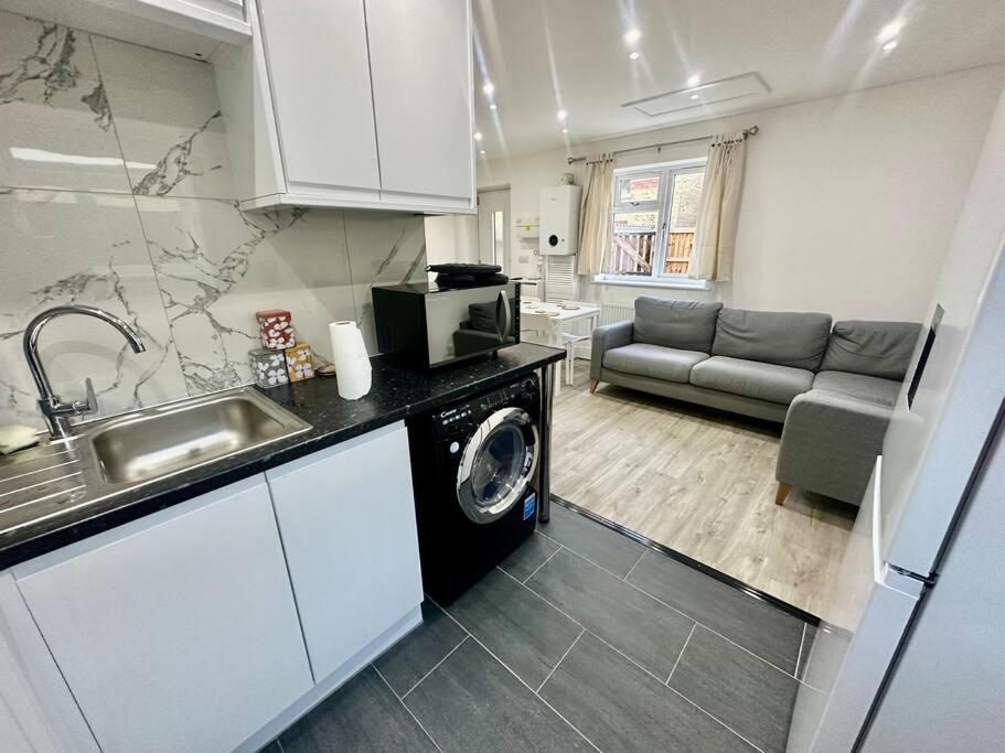 2 Bedroom House,brownhillrd Se6 London