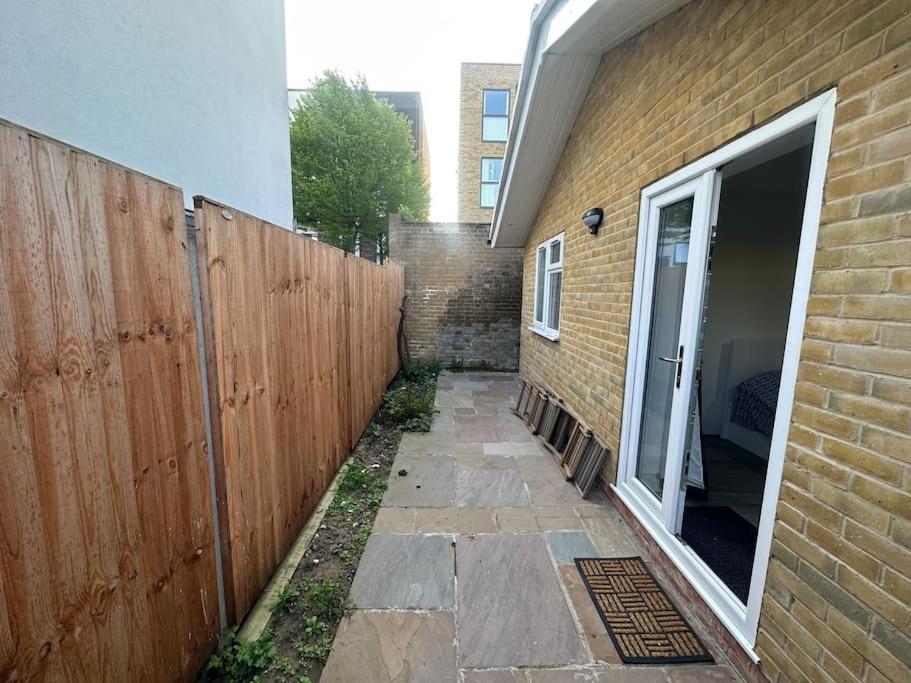 2 Bedroom House,brownhillrd Se6 Ferienhaus *