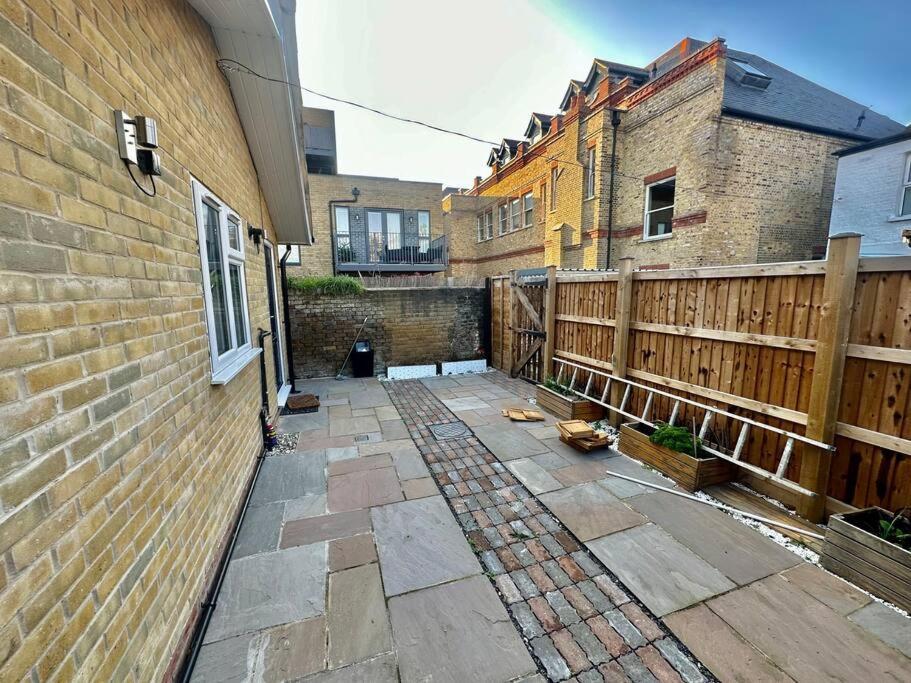 Ferienhaus 2 Bedroom House,brownhillrd Se6