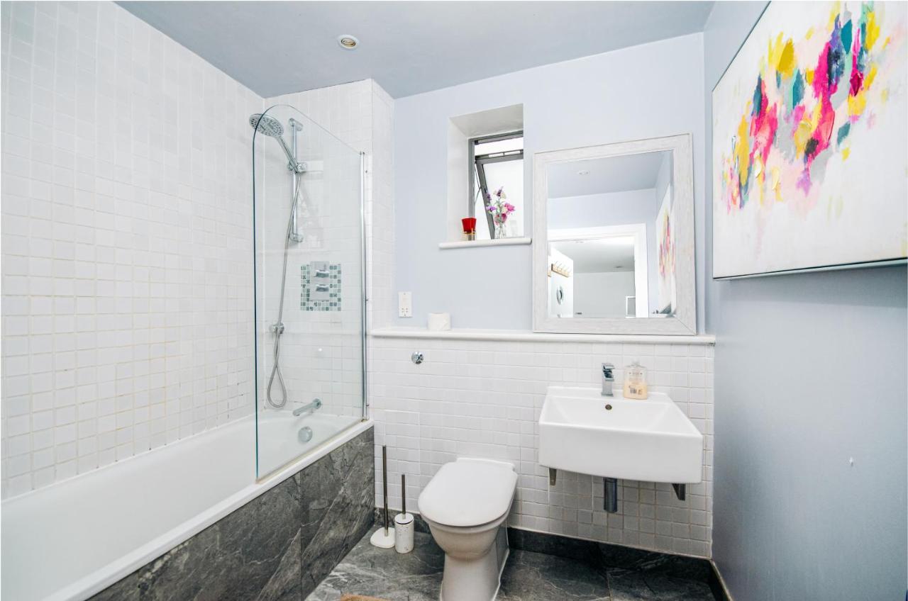 Stylish Close To Bridge Apartment *