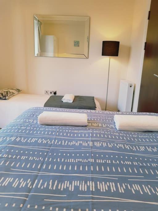 Modern In Great Location In Apartment London