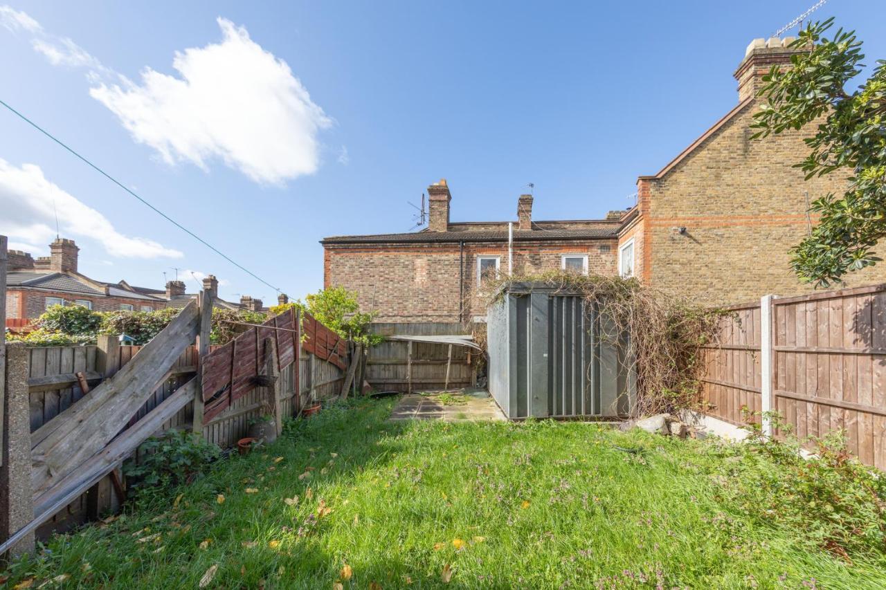 Beautifully Modern 2-bed W/garden Appartement Londen