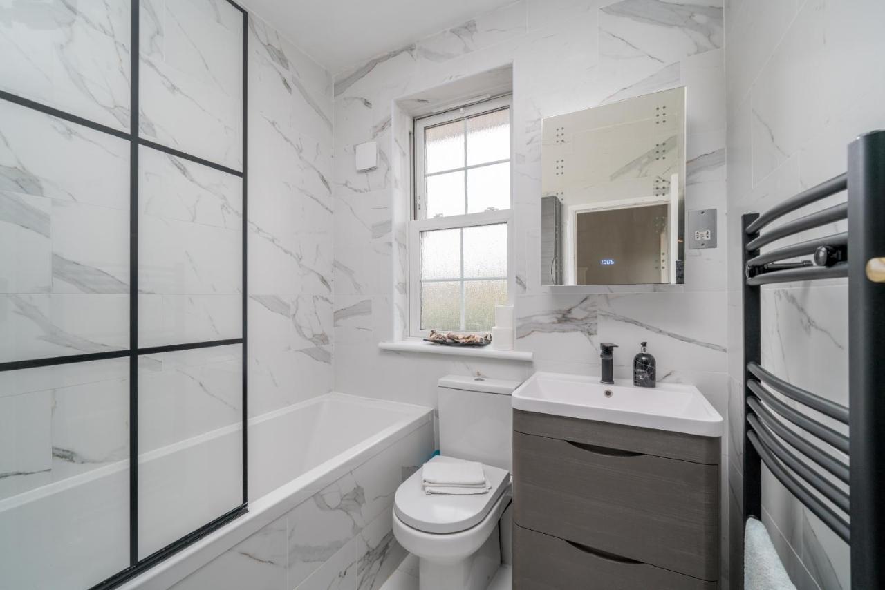 Elegant 3 Bedroom Retreat Minutes From Canary Wharf Ferienhaus