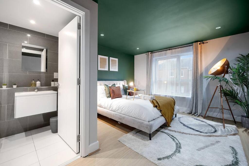 Canary Wharf By Hiatus Concierge
