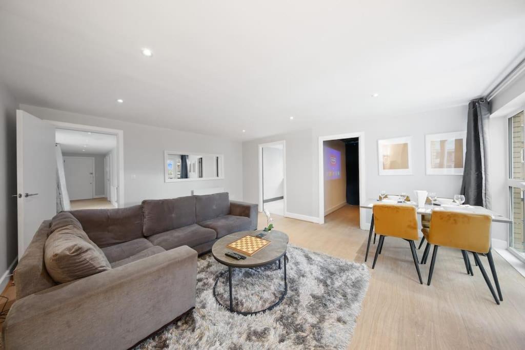 Canary Wharf By Hiatus Concierge