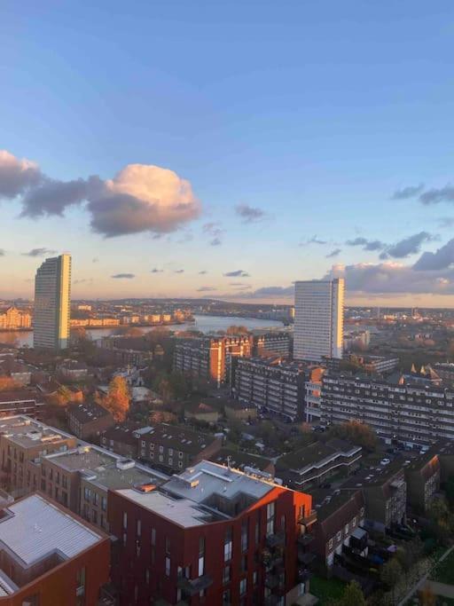 Apartment Riverview Amazing 2bed 2bath Apt Wparking Sleeps 6 Comfortably London
