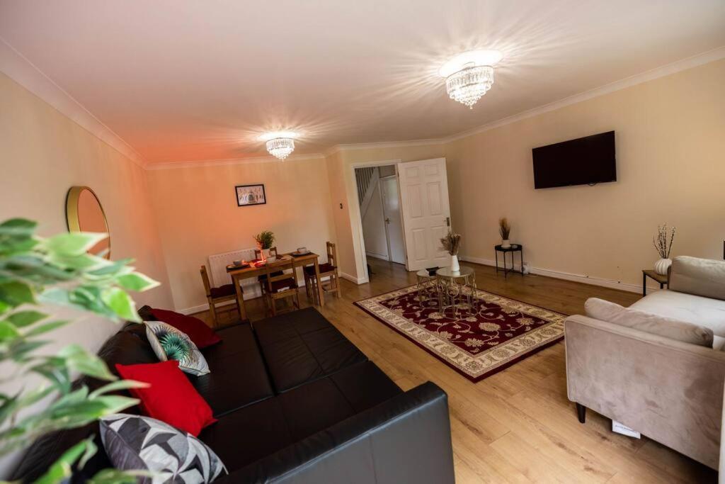Lejlighed 3 Bedrooms House-sofabed-parking-bbqstove-garden