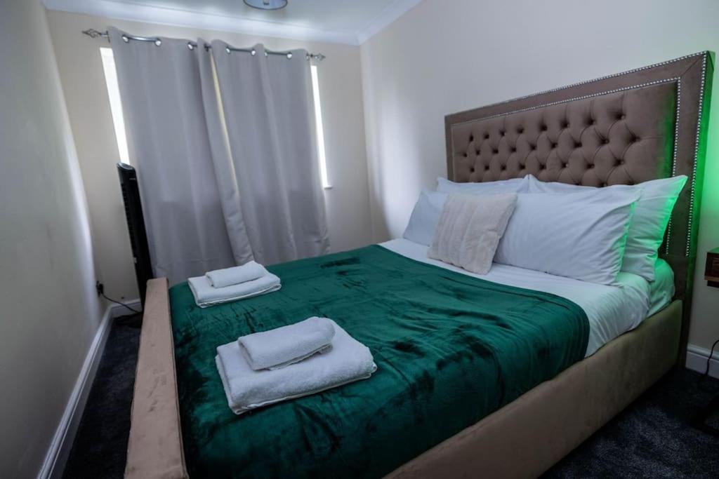 3 Bedrooms House-sofabed-parking-bbqstove-garden Lejlighed