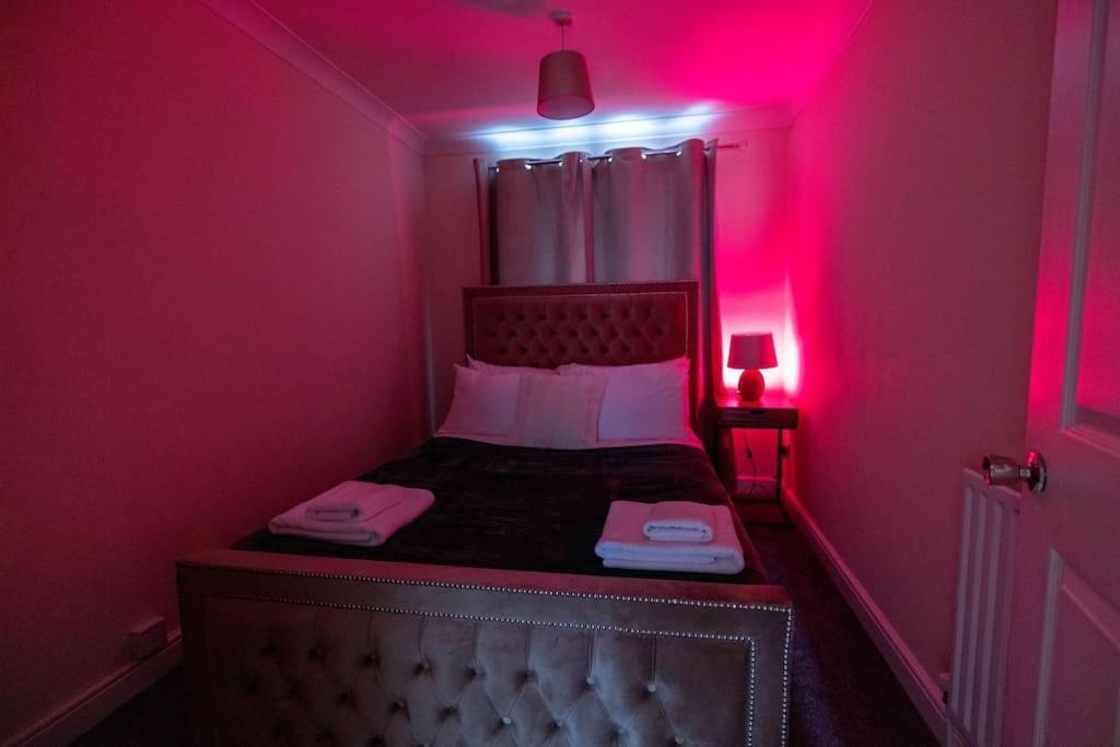 Lejlighed 3 Bedrooms House-sofabed-parking-bbqstove-garden *