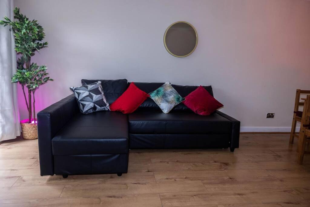 Lejlighed 3 Bedrooms House-sofabed-parking-bbqstove-garden *