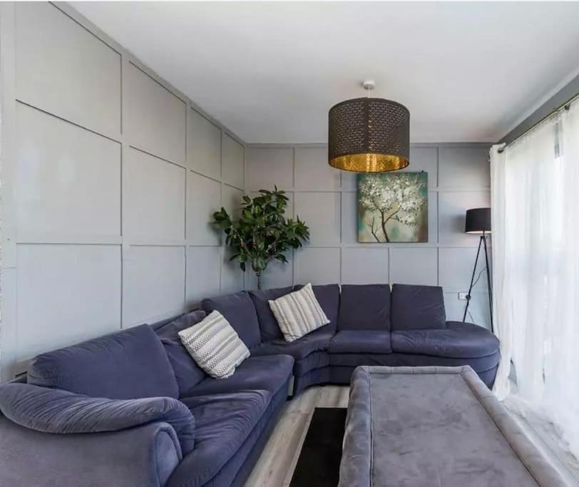 Luxury Canary Wharf Two Bedroom *rare * Lägenhet London