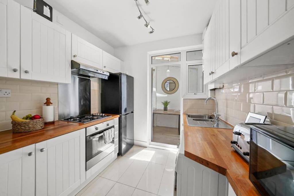 Bright 2 Bed Perfect Hub *