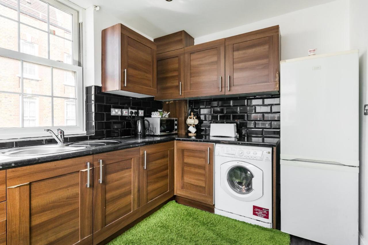Aldgate Flats *