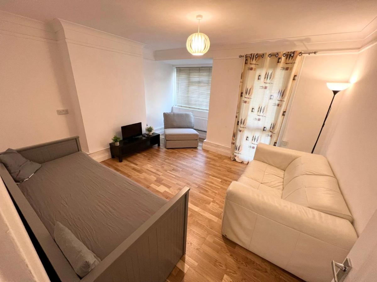 Aprt 10mins Walk From The Shard! Londra