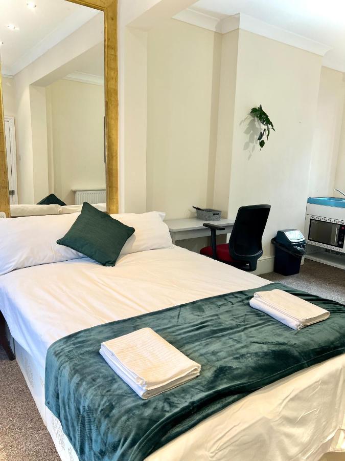 Apartment Aldgate London