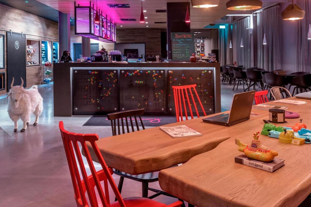 Hotel Moxy Excel London