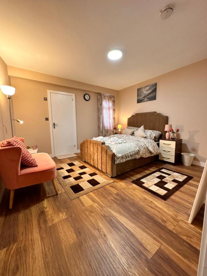Canary Wharf Single Double And En-suite * Londra