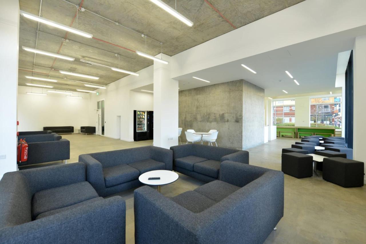 For Students Only Spacious At Flinders House Located In Appartement *