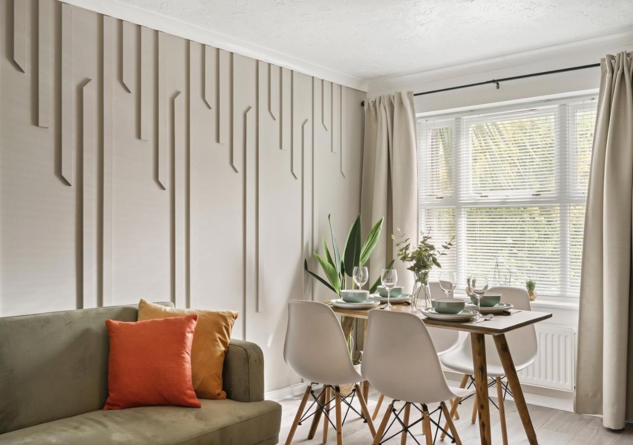 East House Near Tube With Parking * Londres