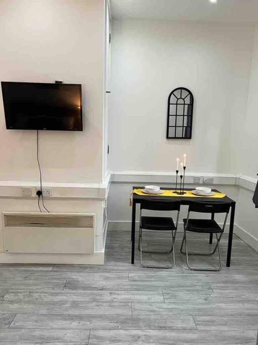 Leilighet Comfortable Flat In Central