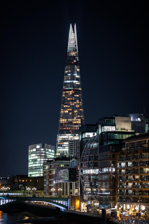 Stunning 2 Bed 2 Bath Luxury Apartment! Londra