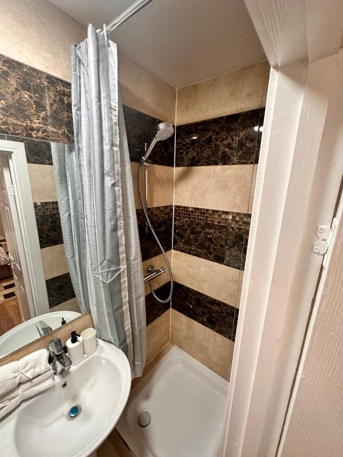 Affittacamere Canary Wharf Single Double And En-suite *