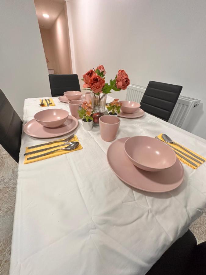 Canary Wharf Single Double And En-suite * Londra