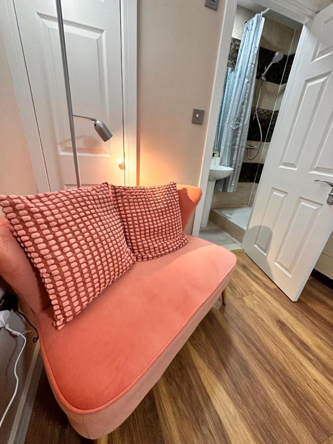 Canary Wharf Single Double And En-suite * Londra