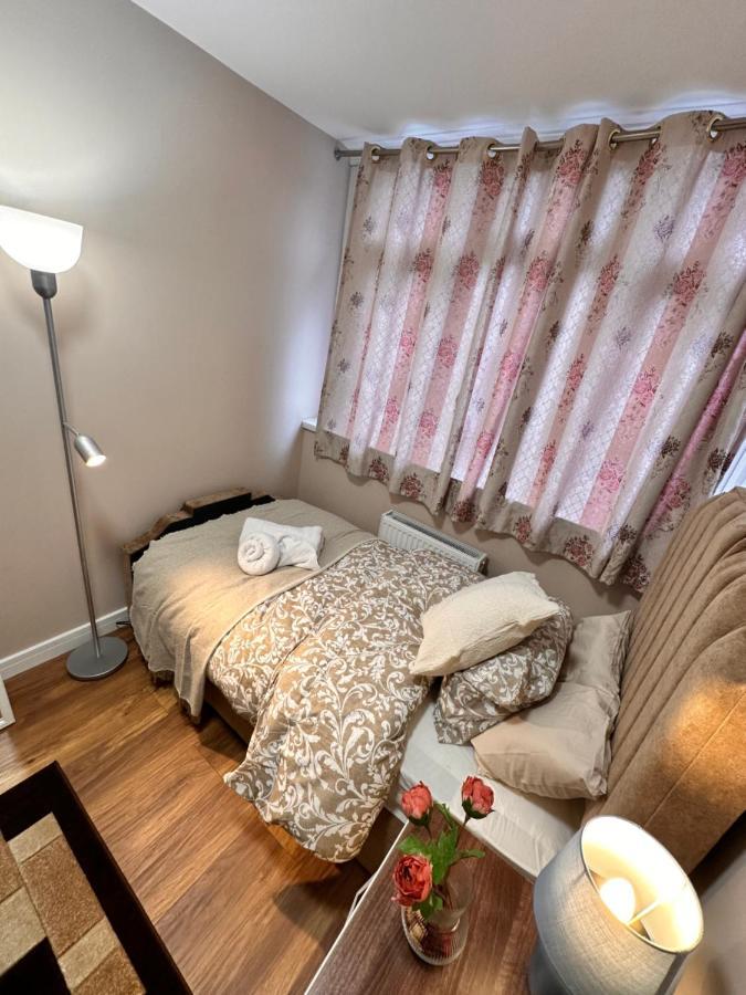 Canary Wharf Single Double And En-suite * Londra