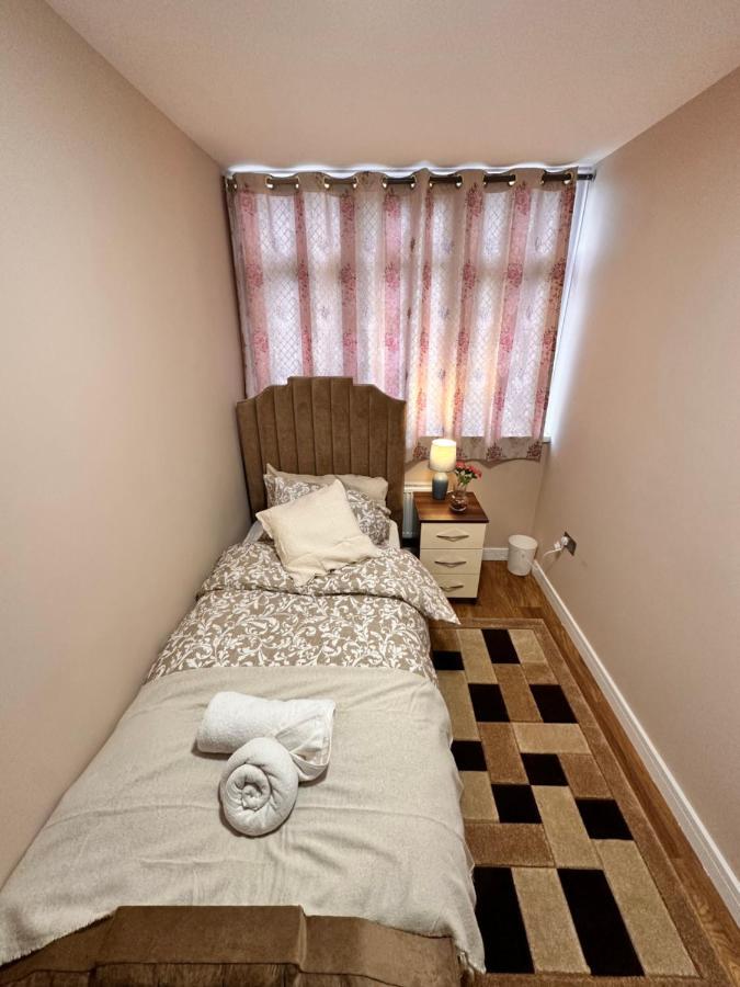 Canary Wharf Single Double And En-suite Londra