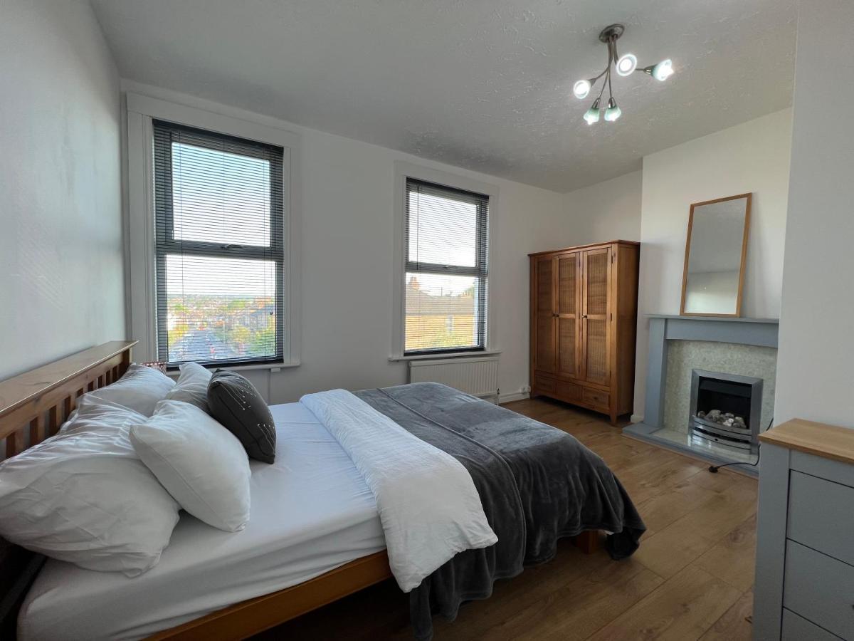 Entire Luxury 4 Bedroom Victorian House With 2 En-suite - Forest Hill, Lägenhet London