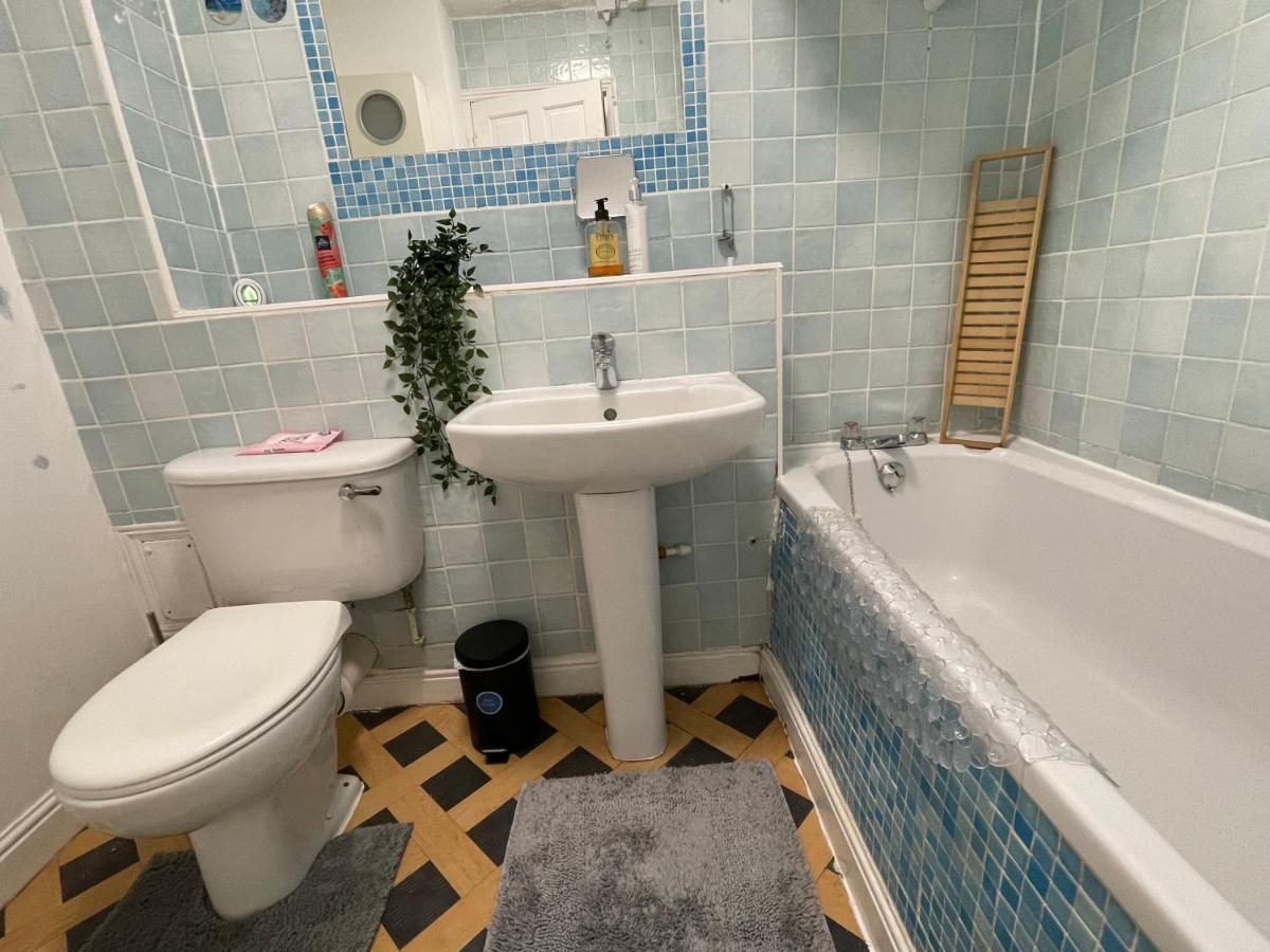 Surrey Docks Se16 Near Canada Water N Easy Access Canary Wharf Apartment *