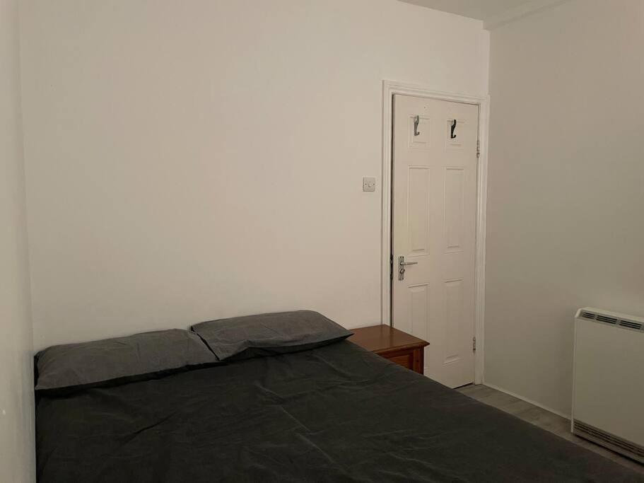 Entire Private House In The Heart Of Lejlighed London