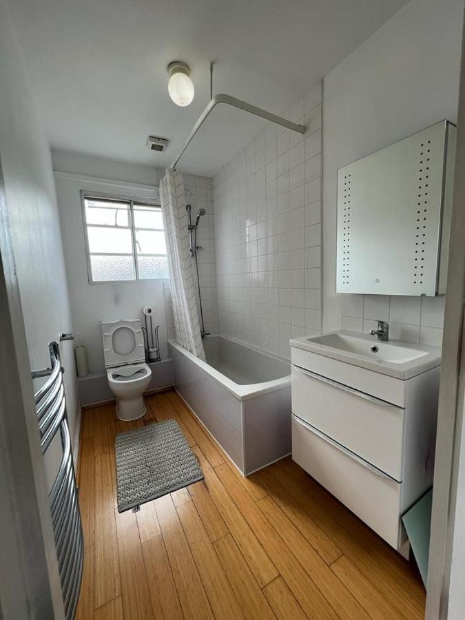 2 Bed Flat In Heart Of Hackney * Londen