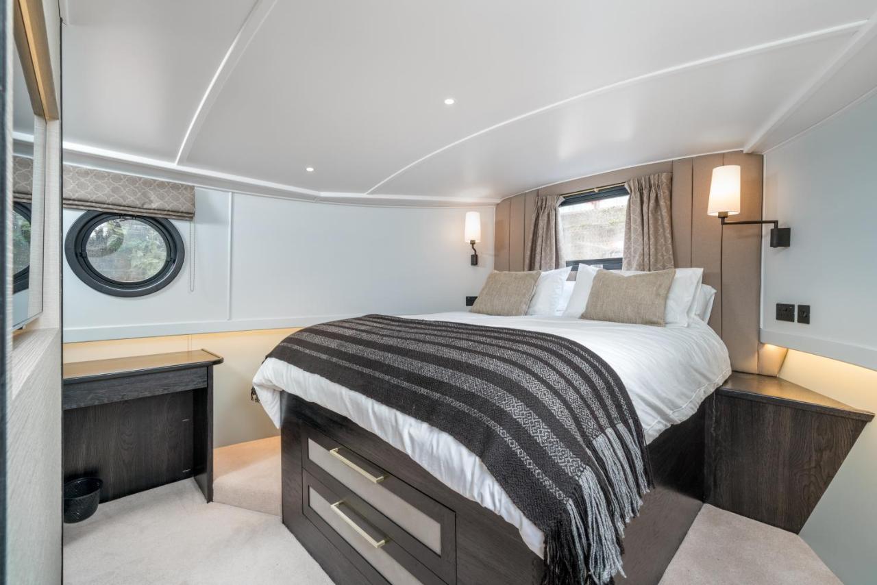 Elegant Houseboat Near Canary Wharf Londra
