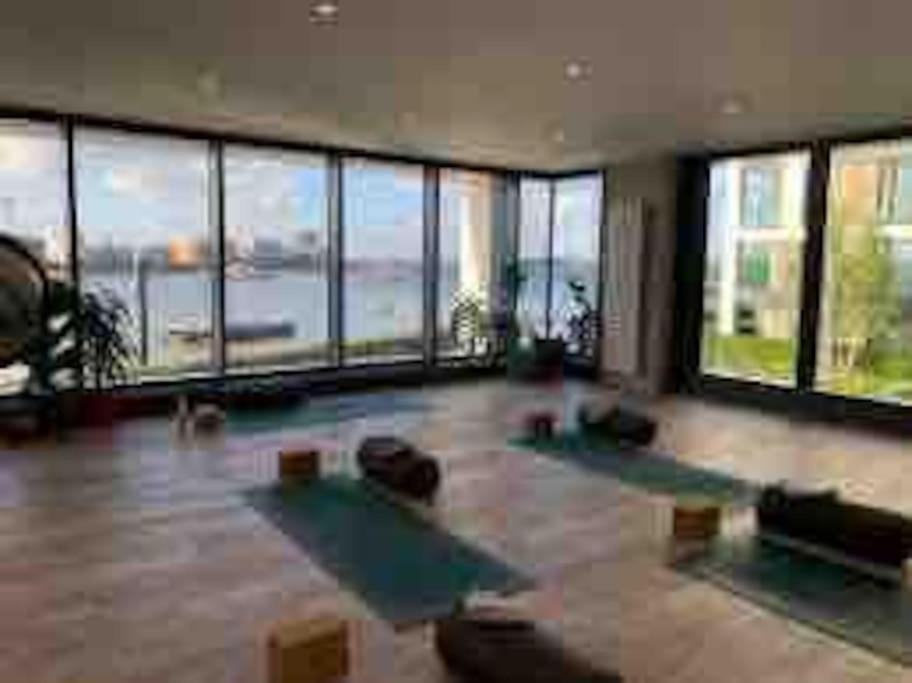 Spacious 2 Bed Flat Next To Elizabeth Line Leilighet