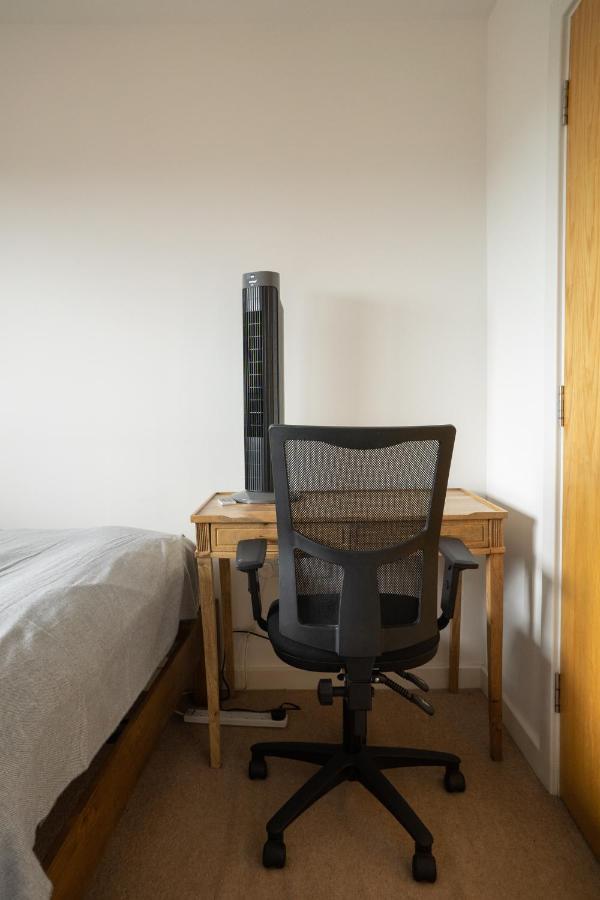 Air - Shadwell - Great Transport Links Apartment London