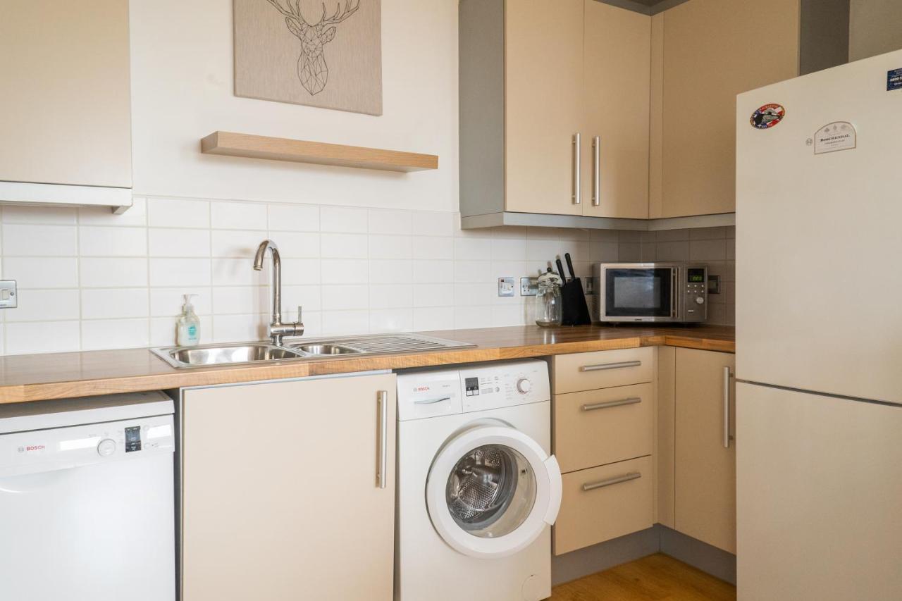 Apartment Air - Shadwell - Great Transport Links