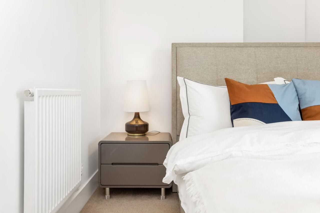 Khayat Homes - The Ferry - Two Bed Leilighet London