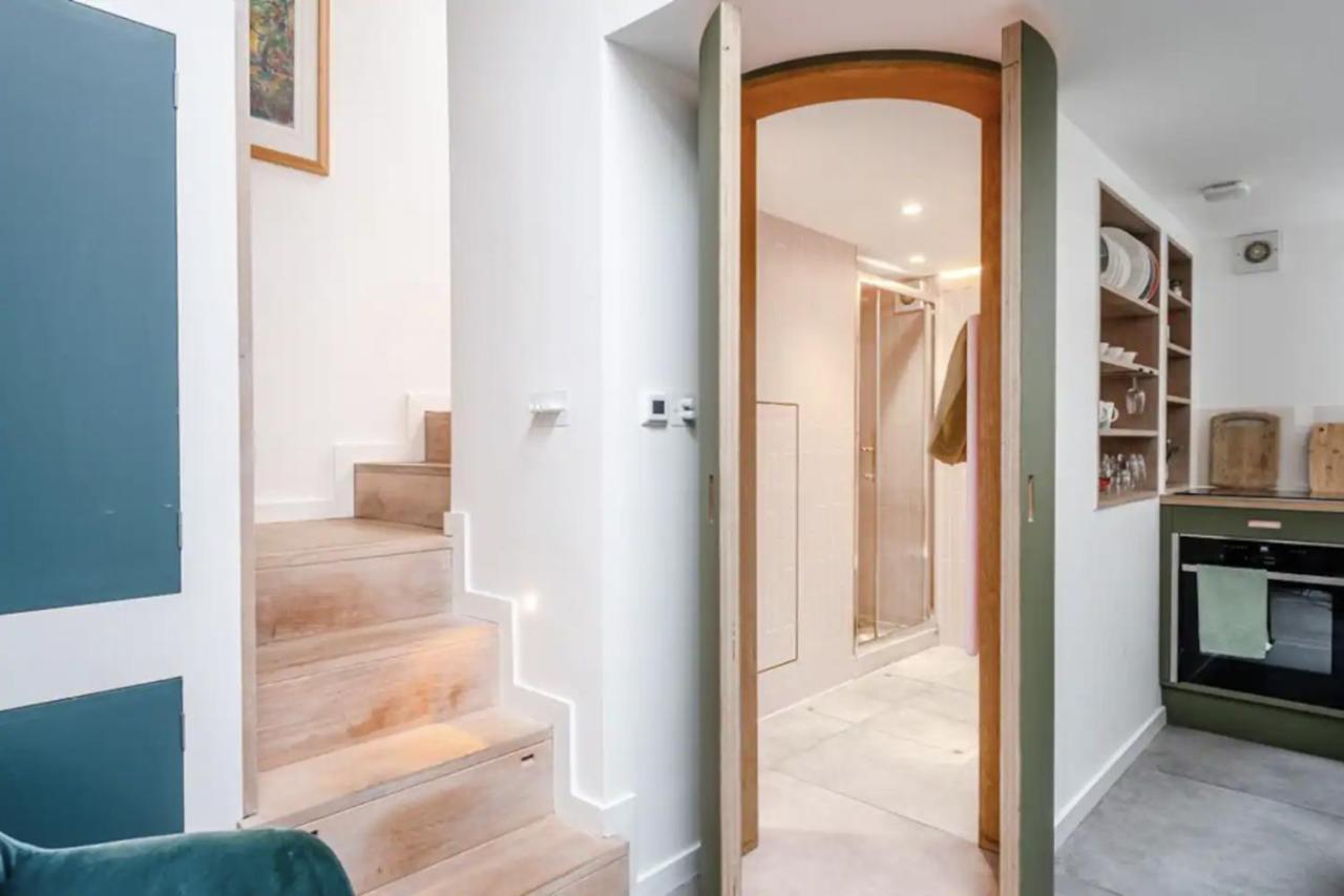 Entire On Victoria Park Apartment