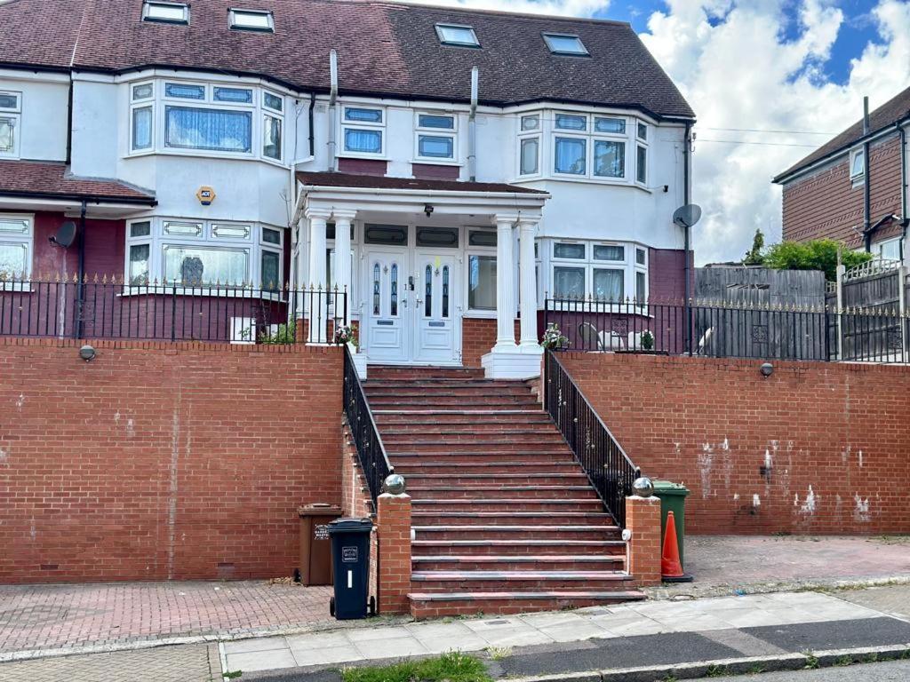 Haddington Road In Bromley Apartment London