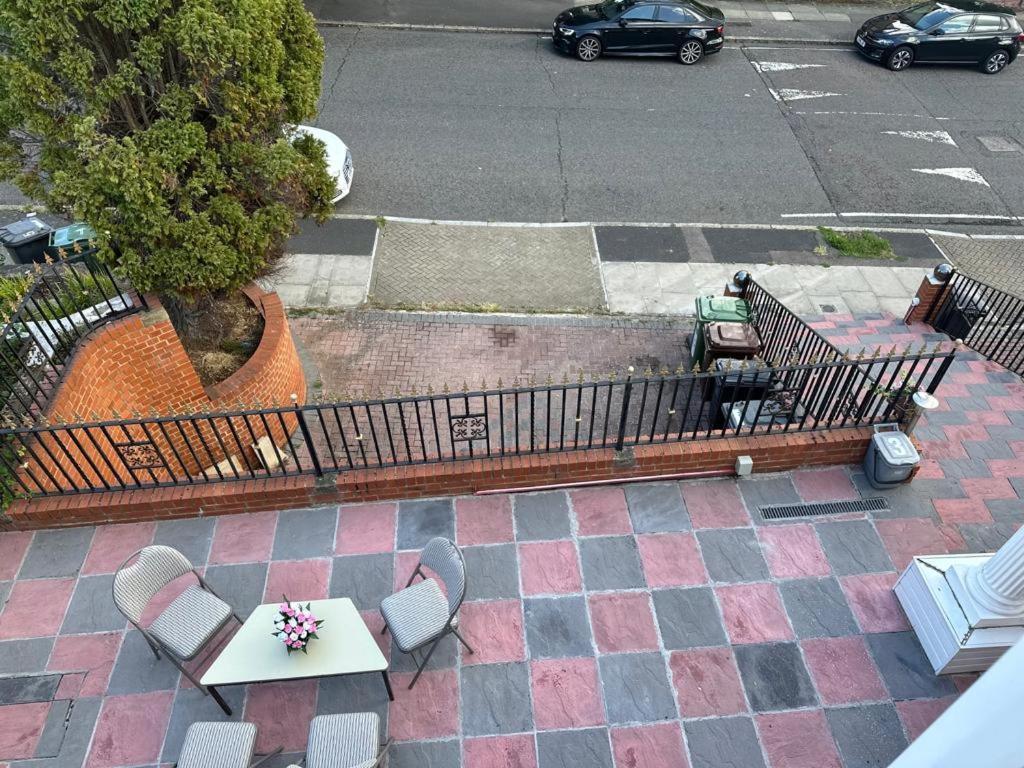 Apartment Haddington Road In Bromley