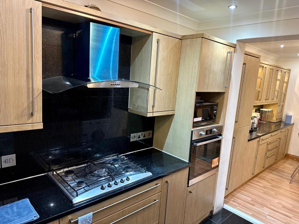 Haddington Road In Bromley Apartment