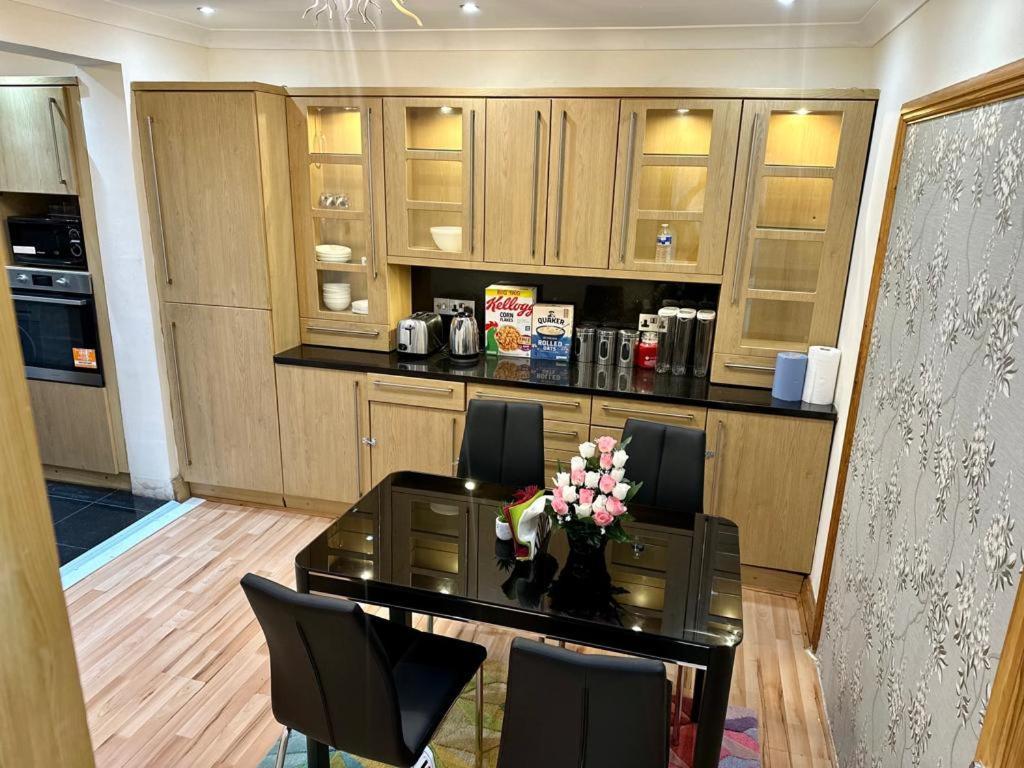 Haddington Road In Bromley Apartment
