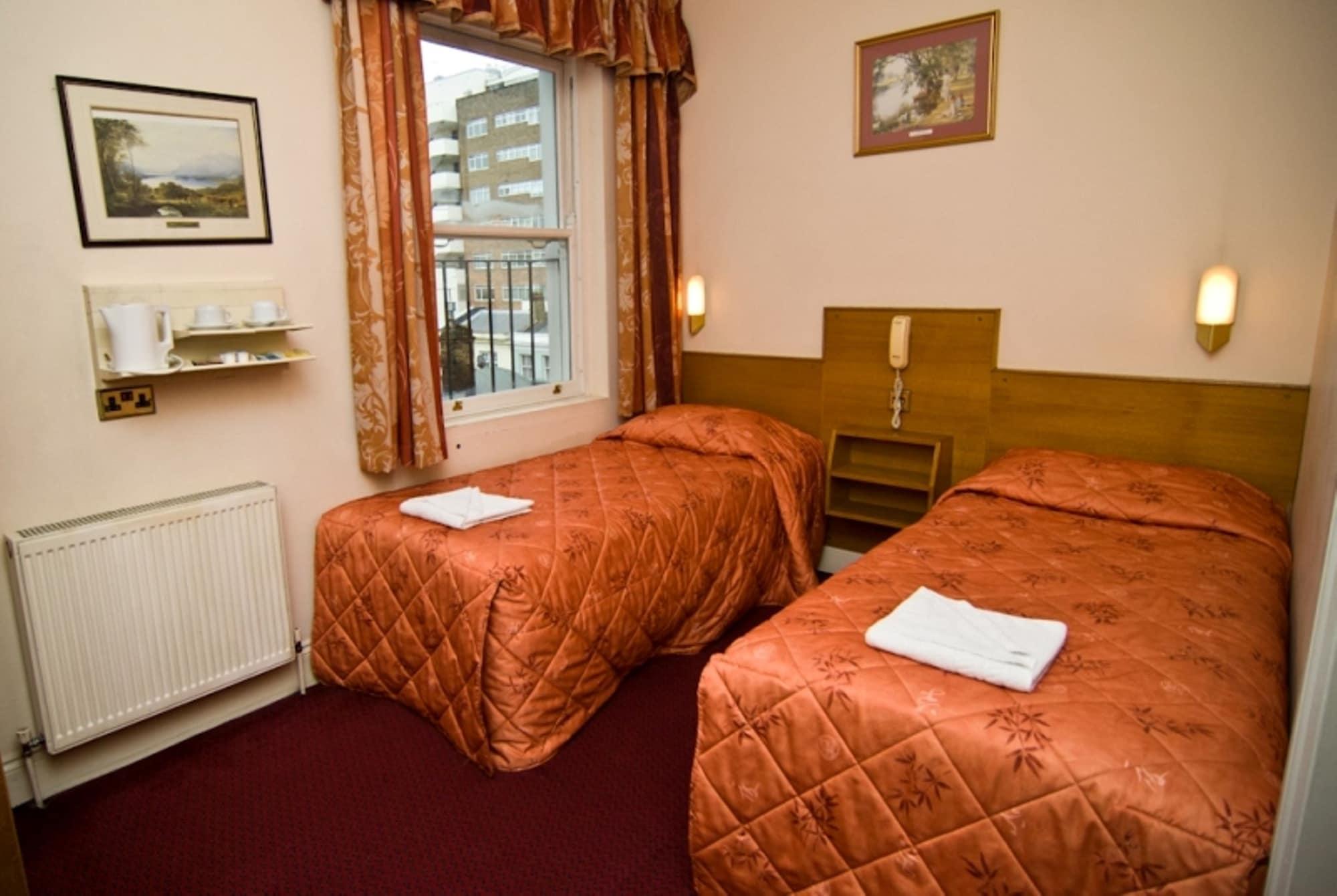 Alexandra Hotel 3*