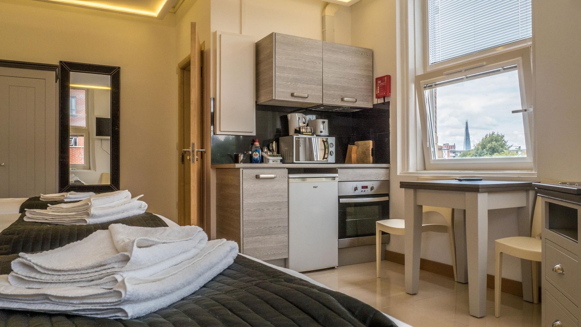 London Stay Apartments 3*