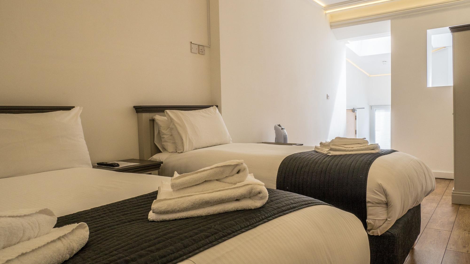 London Stay Apartments Aparthotel 3*