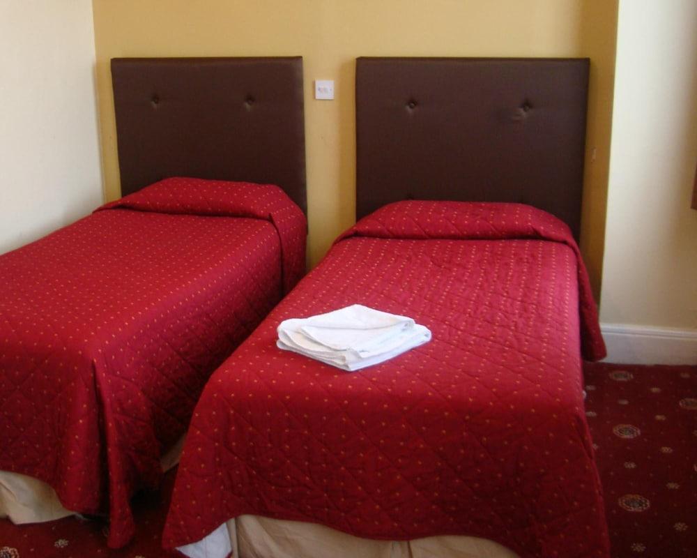 Rose Court 3* London